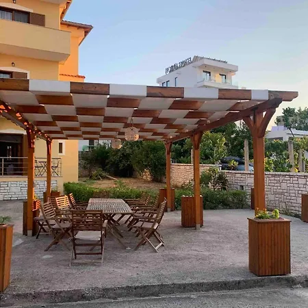 Apartaments Vila Landi *